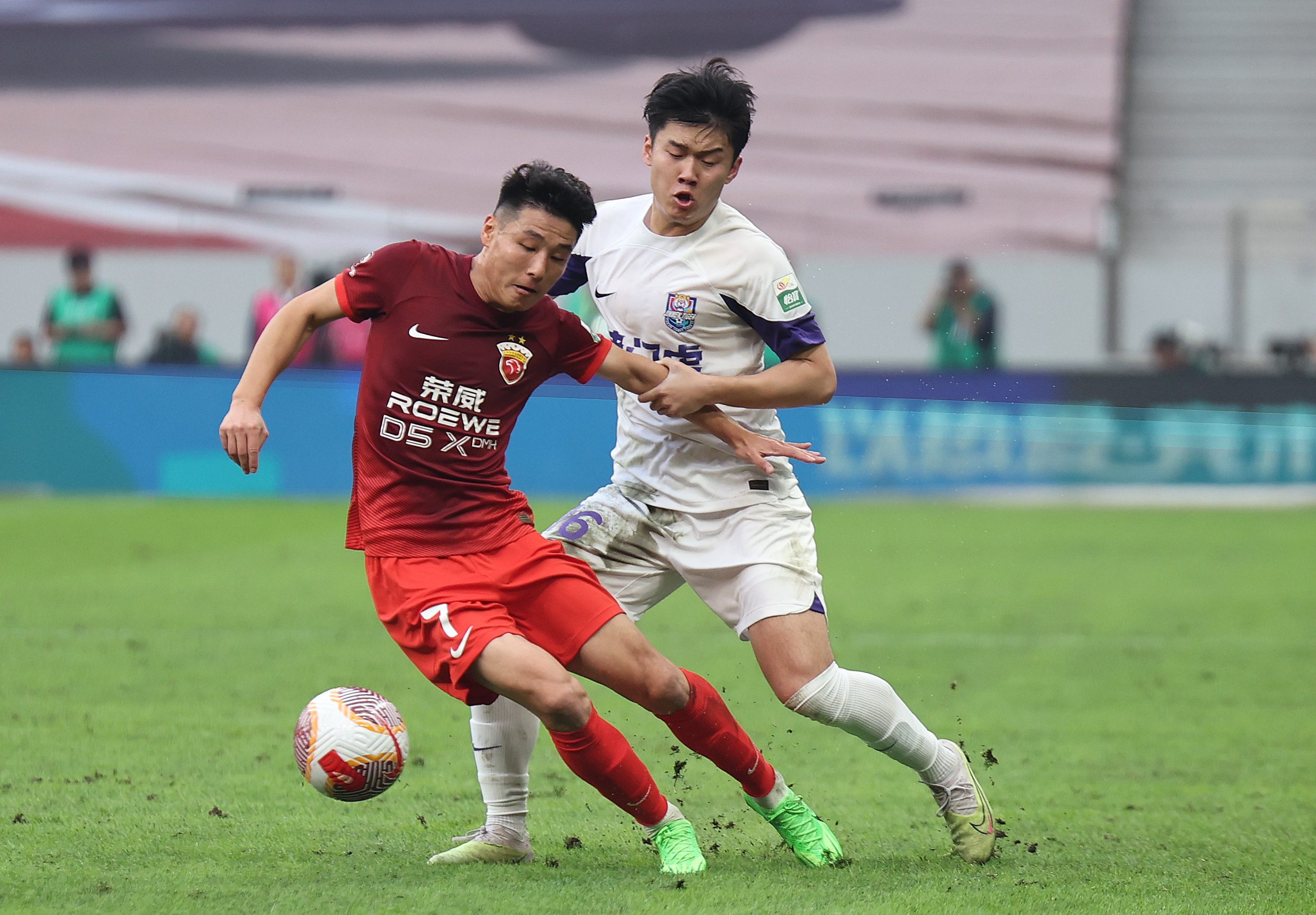 关于赛后中超传出新动向；上海海港队长鼓劲；管理层表态——震撼外界；年轻球员得到机会的信息