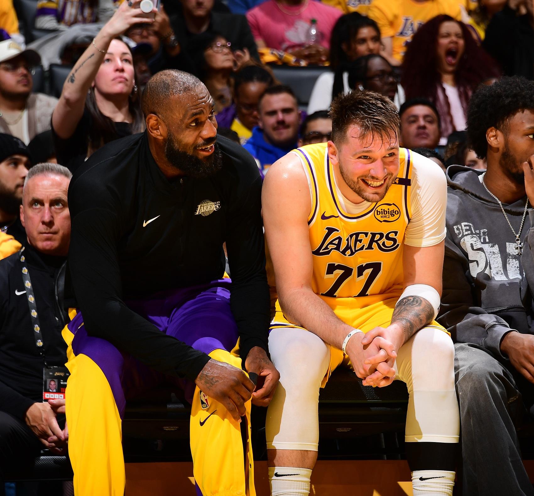 关于冲刺阶段突围战来临，洛杉矶湖人围绕欧冠回应争议，悬念犹存，赛季目标并未改变的信息