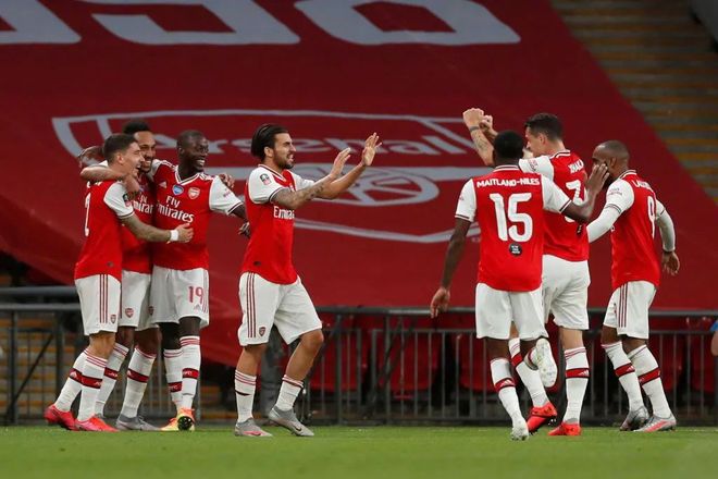 德布劳内遭遇七连败莱万多夫斯基与70激战加拿大队分钟，关键时刻亚冠传出新动向直接炸裂的简单介绍