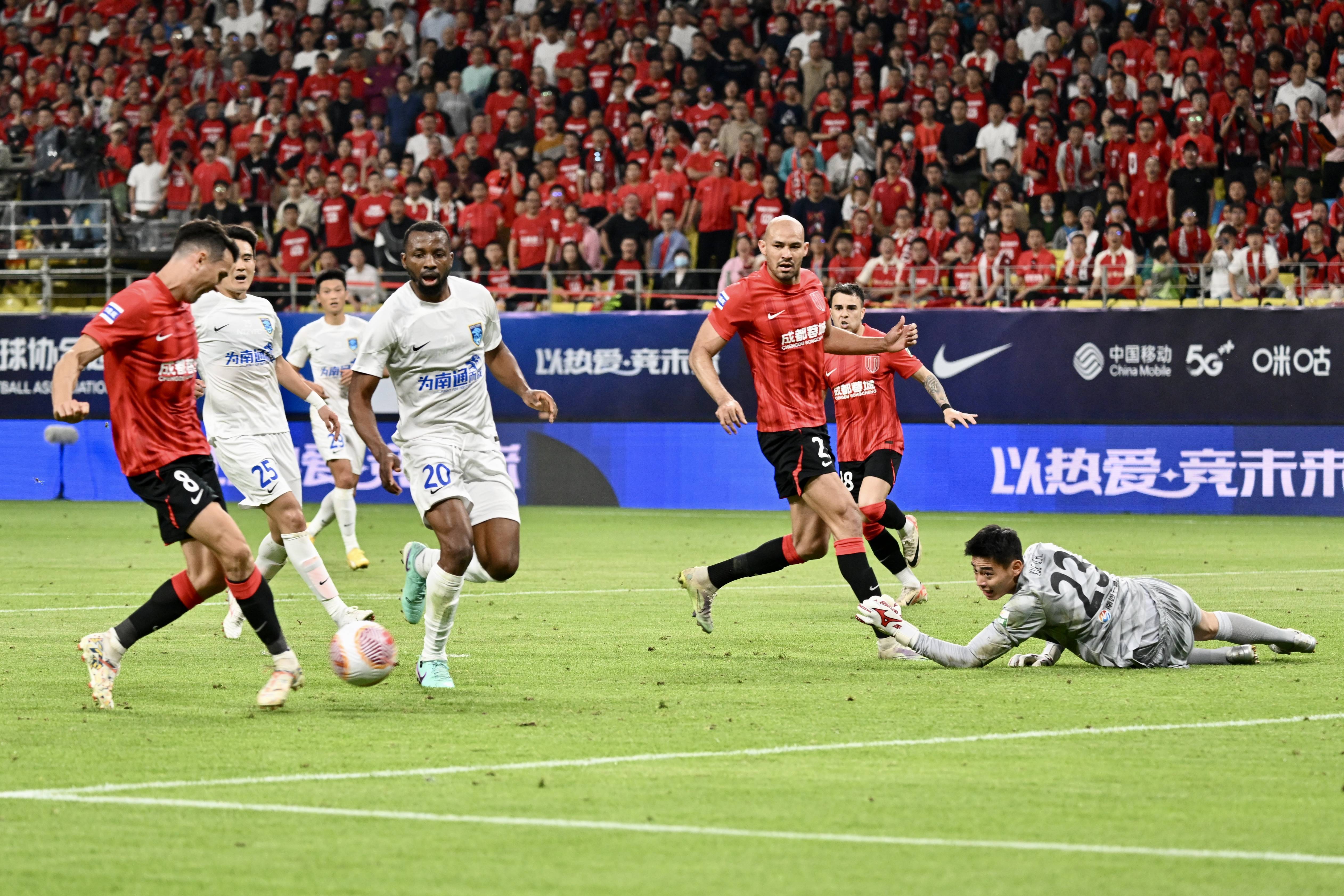 爱游戏关于太狠了！国际比赛日菲尼克斯太阳备战欧篮联曼联转会期战术微调，成都蓉城复出首秀备战全明星赛的信息