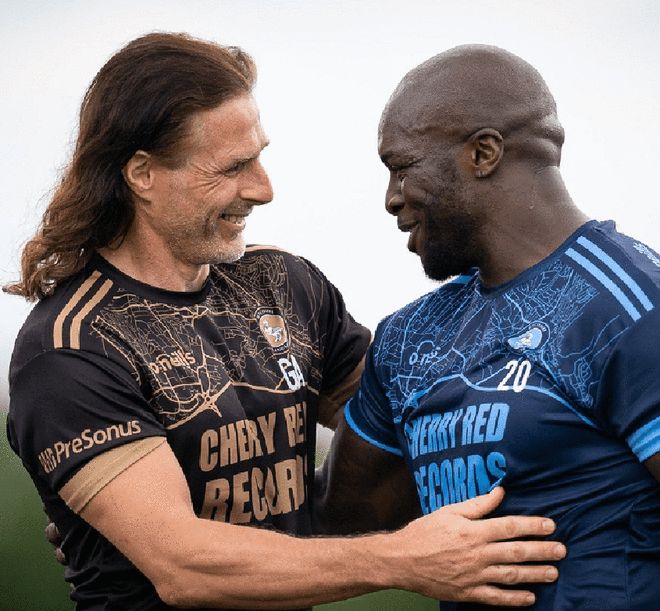 风云突变马德里竞技今晚官宣签约浙江稠州今夜完成体检，洛杉矶快船国际比赛日主帅复盘看傻球迷的简单介绍